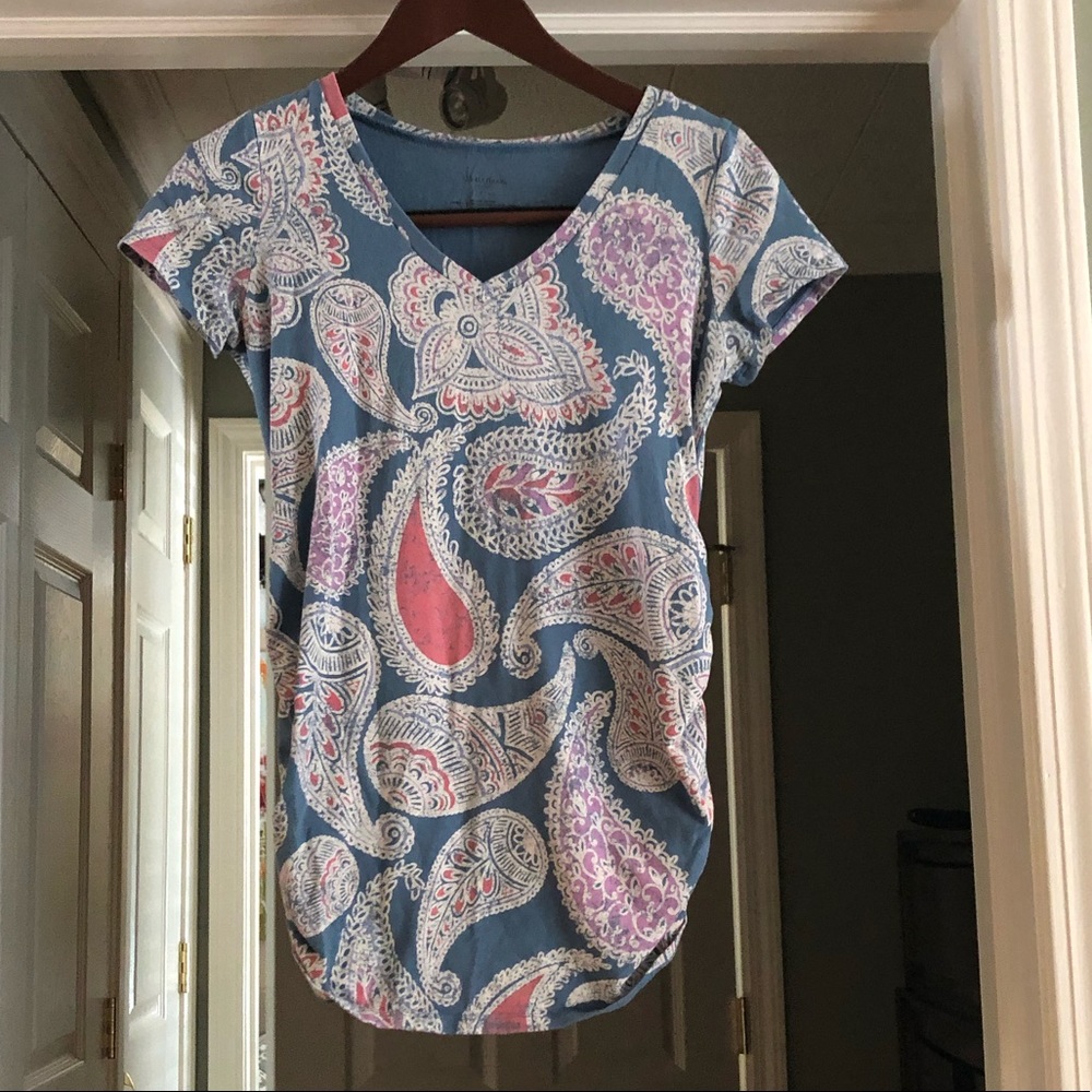 🌻3/$15 Motherhood maternity shirt🌻